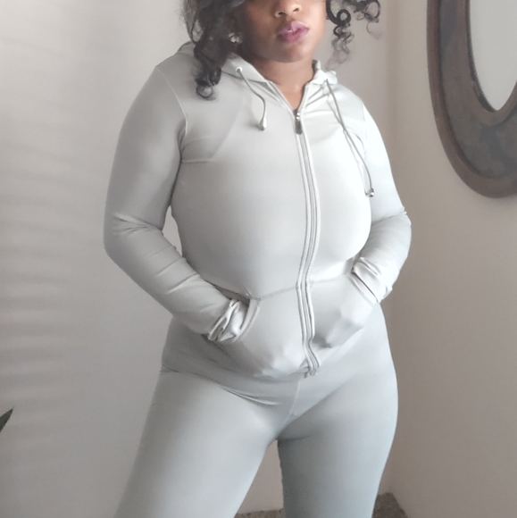 Sweatsuit set - Picture 4 of 4